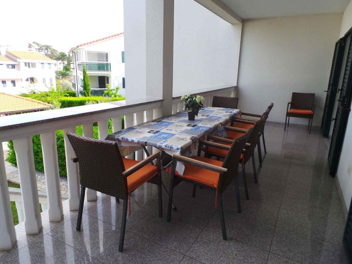 Holiday Home In Malinska/Insel Krk 13031 Екстериор снимка