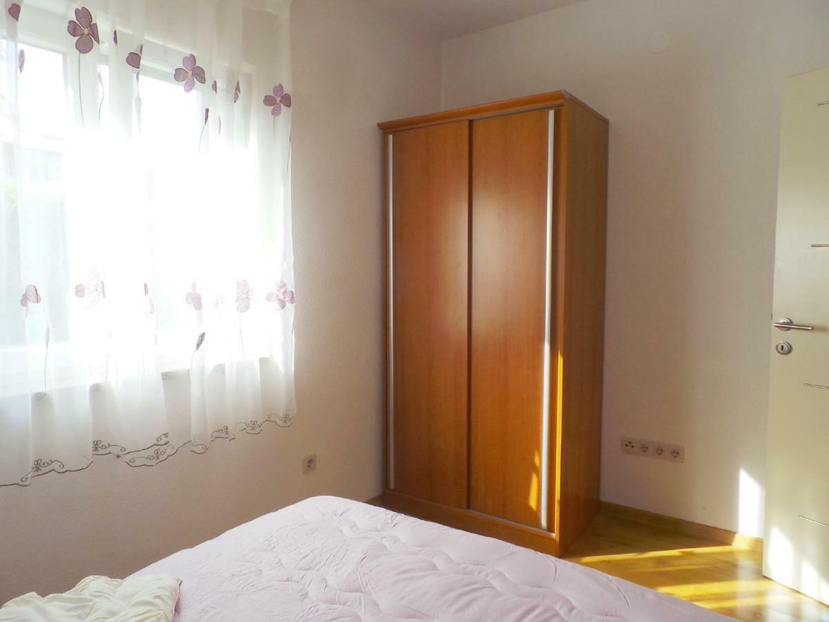 Holiday Home In Malinska/Insel Krk 13031 Екстериор снимка